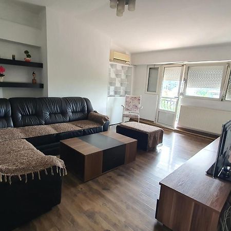 Spacious Apartment Skopje Exterior photo