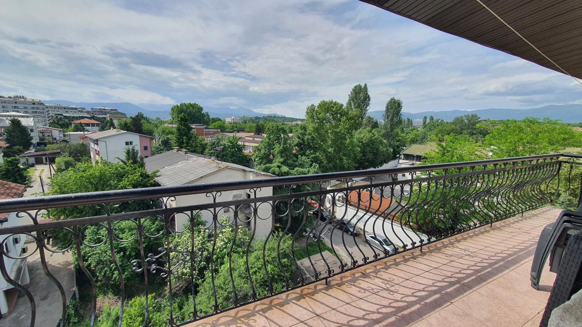 Spacious Apartment Skopje Exterior photo